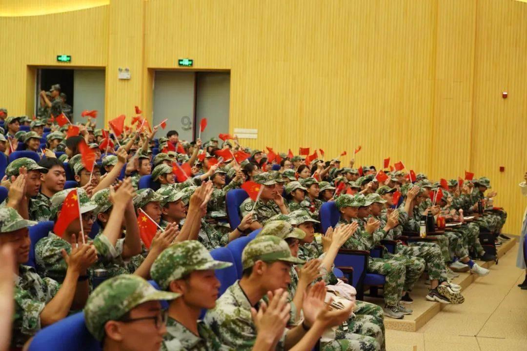 这是什么鞋？在线等挺急的