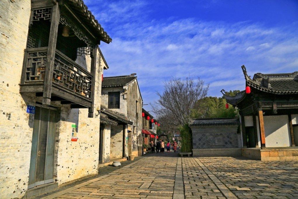 上海ifc商场，龙腾飞跃耀新春